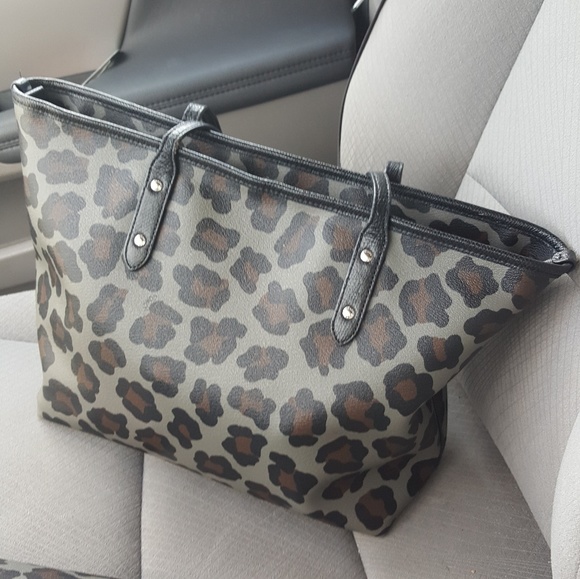 Coach set - Picture 3 of 8